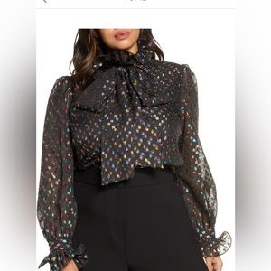 Halogen
× Atlantic-Pacific Ruffle
Bow Metallic Fil Coupé
Blouse